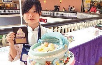 台女生用“婴儿车”打动评审 获国际蛋糕大奖(图)