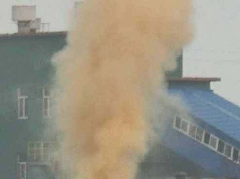 山西孝义:鹏飞焦化厂严重污染烟尘“肆虐”乌烟瘴气,