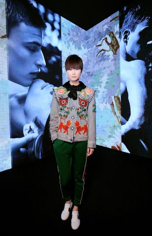 ���ţ�д���í���п˳����� ��ͷ������ʮ��