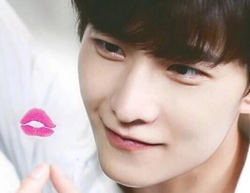 �ڵ�˧��С������ ����¹�����׷嶼���ǵ�һ