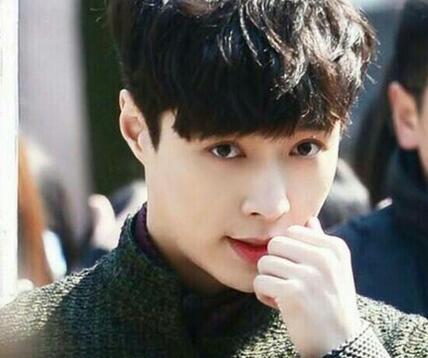 �ڵ�˧��С������ ����¹�����׷嶼���ǵ�һ